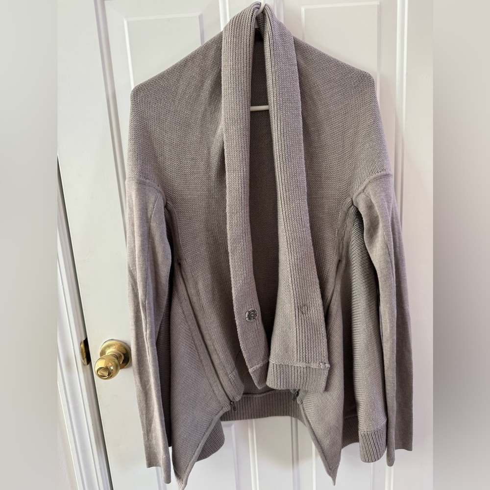Lululemon Athletica Women’s Sweater